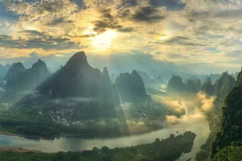 Biết người là trí, biết mình là minh: Sức mạnh của sự khiêm nhường