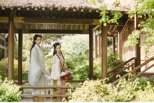 【Nhã thú khuê các】 Nam nữ đồng đường: Người xưa đào tạo tài nữ như thế nào?