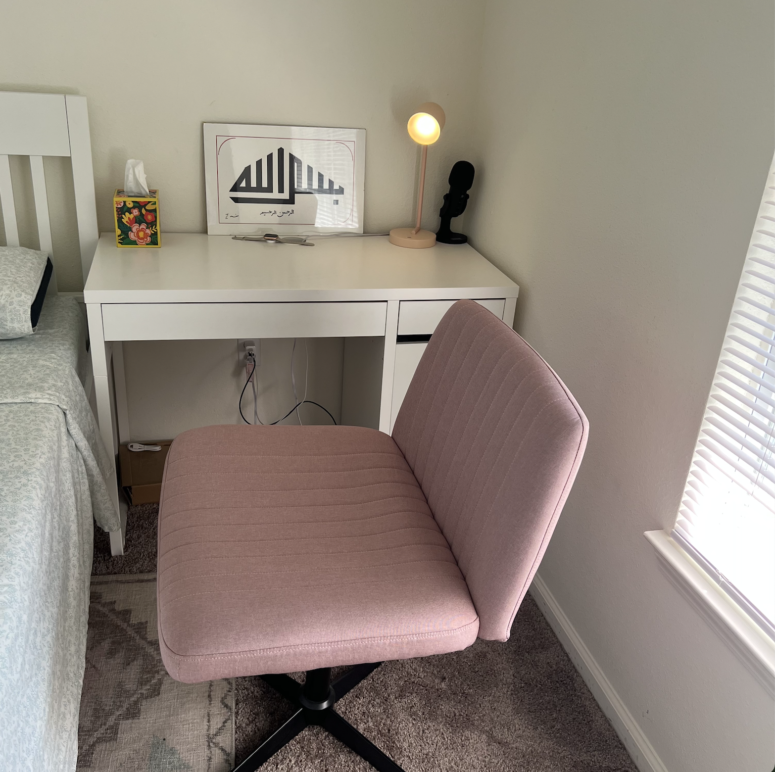 Pink Criss Cross Chair