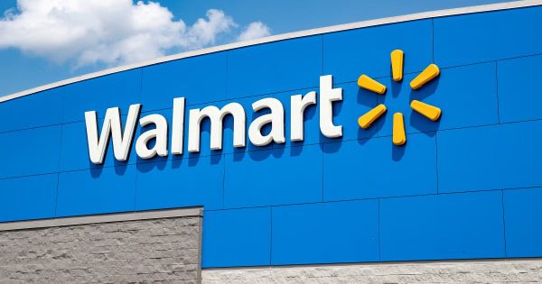 Walmart 如何用「被忽略的資源」逆襲 Amazon？數位轉型的真義不是科技，而是再定義手中的牌