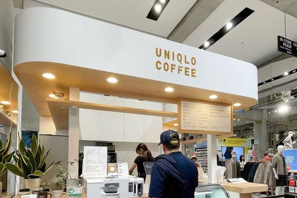 UNIQLO 與思夢樂人效、單位面積營收、毛利率與電商佔比比較