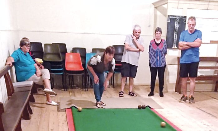 Cross Roads indoor cush bowls