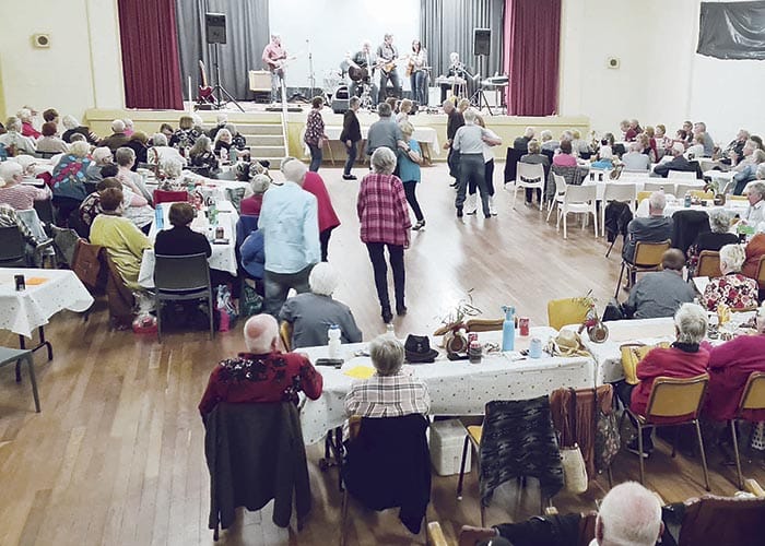 Country music lovers flock to Port Broughton