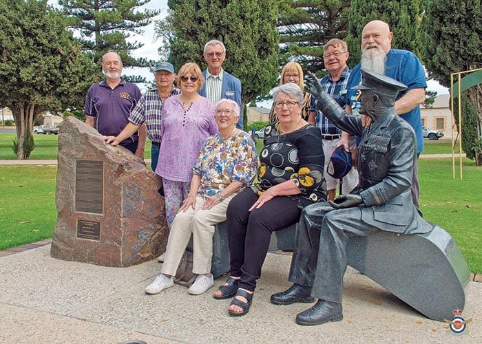 Sir Richard brings visitors to Moonta