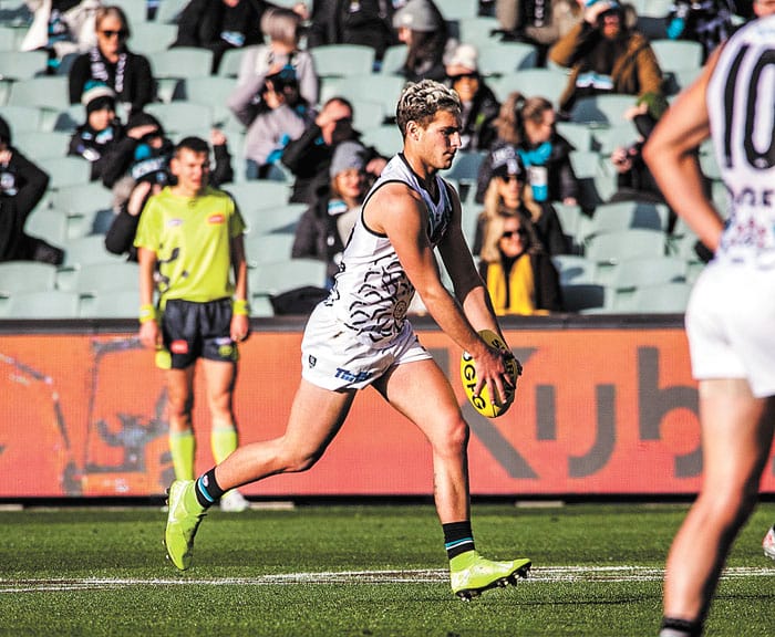 Woodcock signs with the Sharks