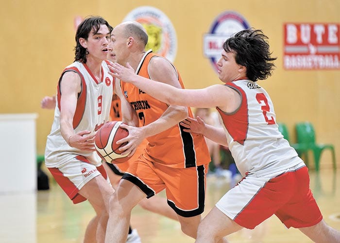 YVBA... Roosters cling on to unbeaten start