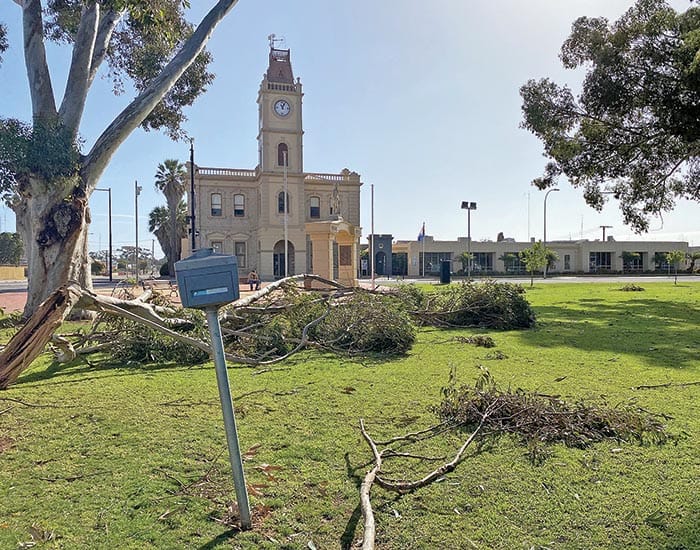 “Tornado-like” winds rip across the peninsula