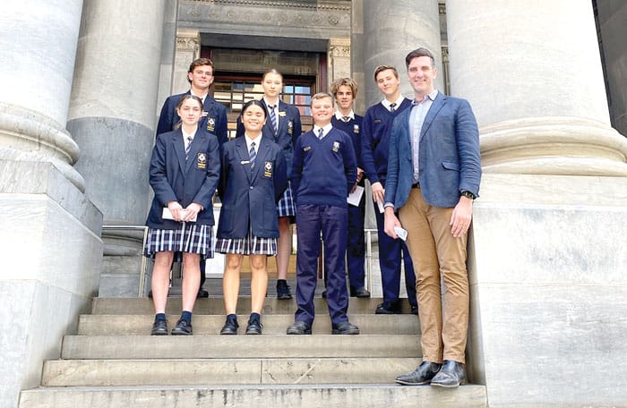 MLS tours Parliament House