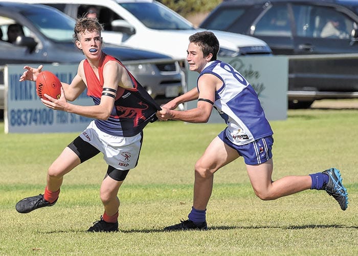 Moonta kicks away against Ardrossan