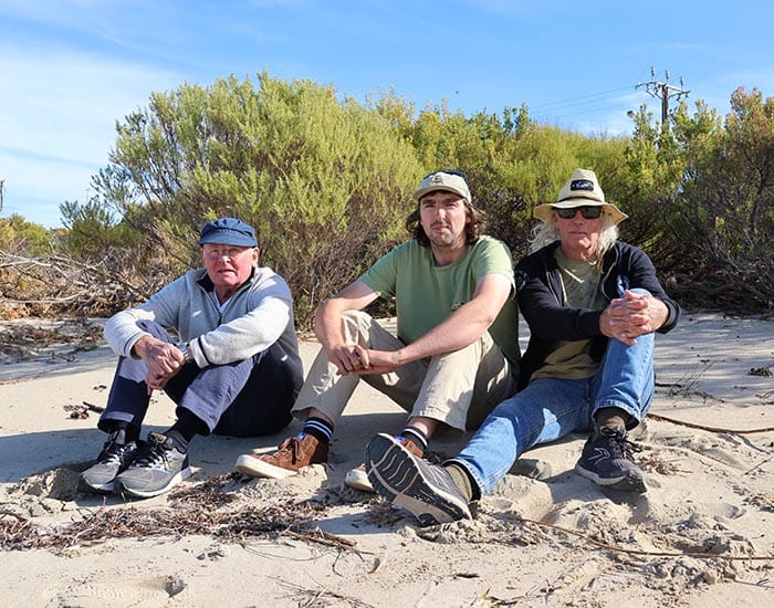Algal bloom threatens entire marine habitats