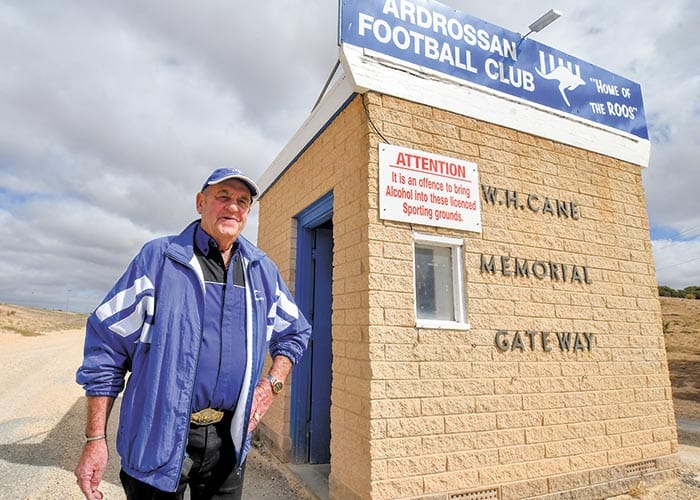 Roo legend retires