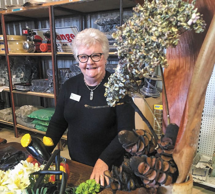 A lesson in ikebana for Kadina cottage gardeners