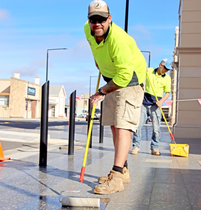 Improving pavers in Kadina town centre