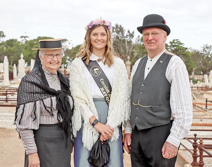 Dressing the Graves to honour local residents