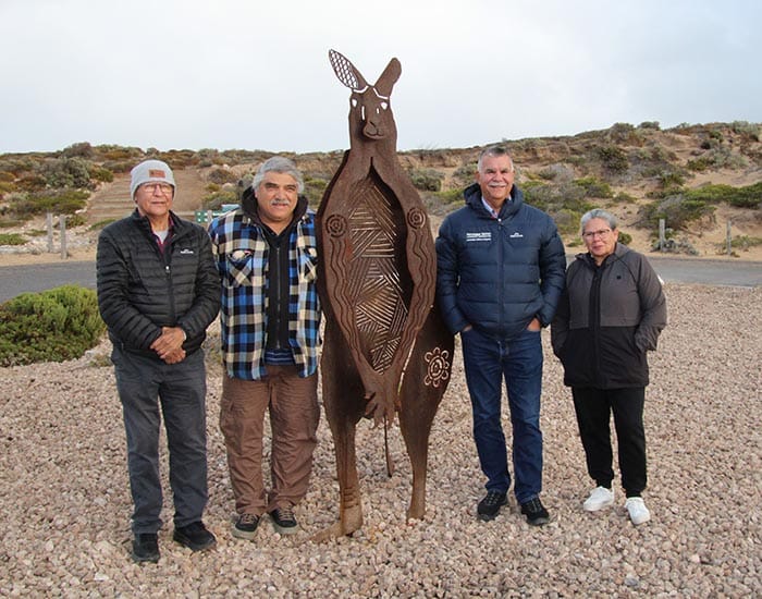 Minister unveils Narungga sculptures