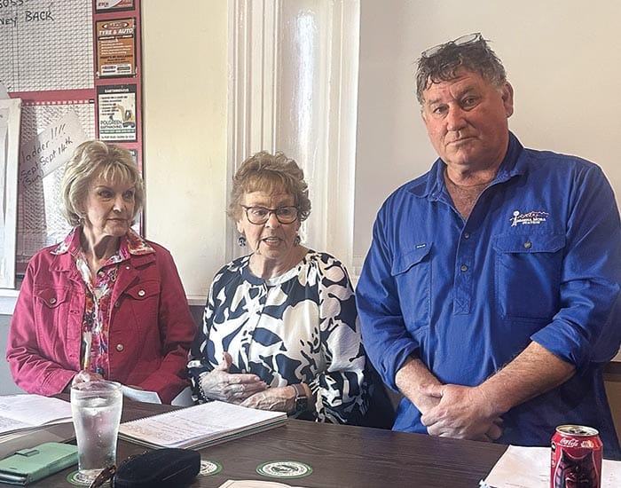 Wombat social club donation supports local line dancers