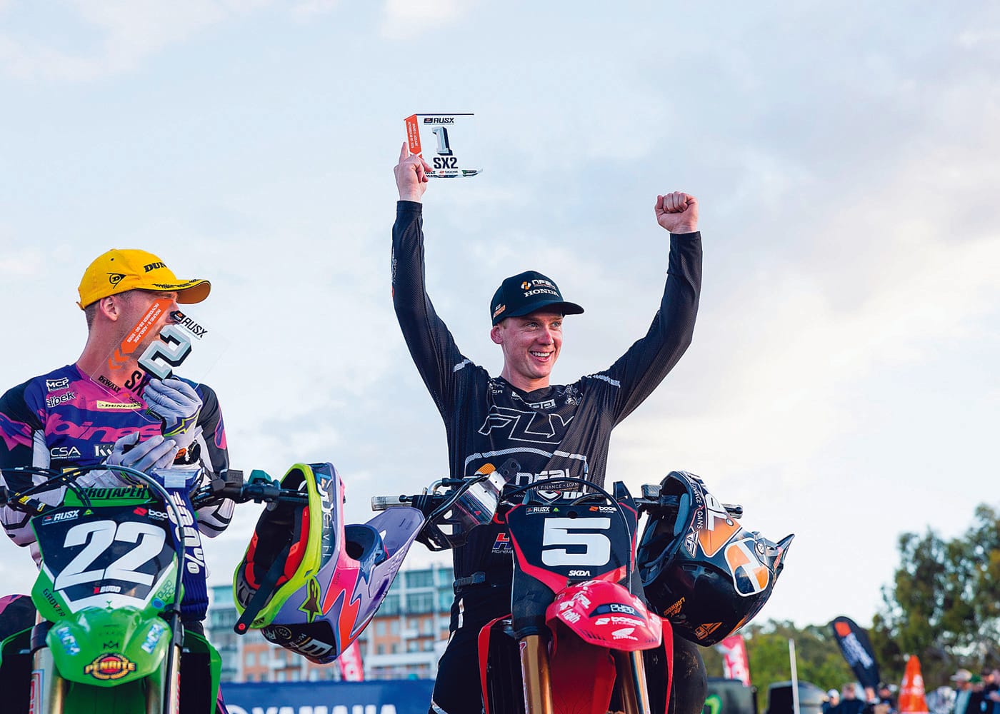 Larwood claims first in Adelaide, makes international debut