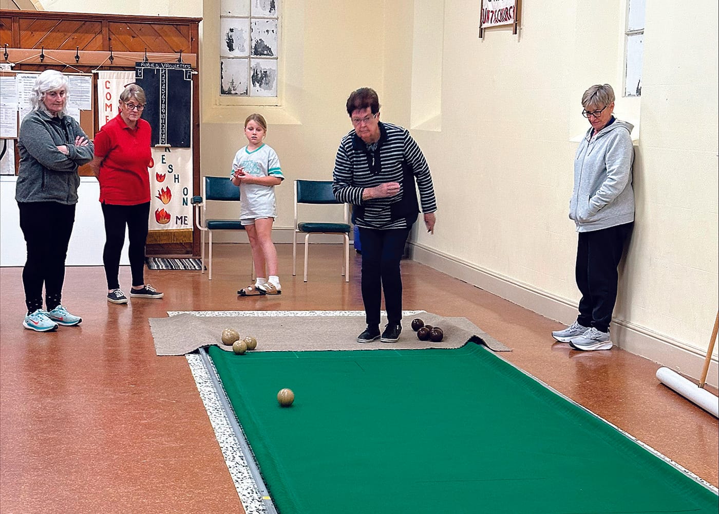 Cush bowls rolls off