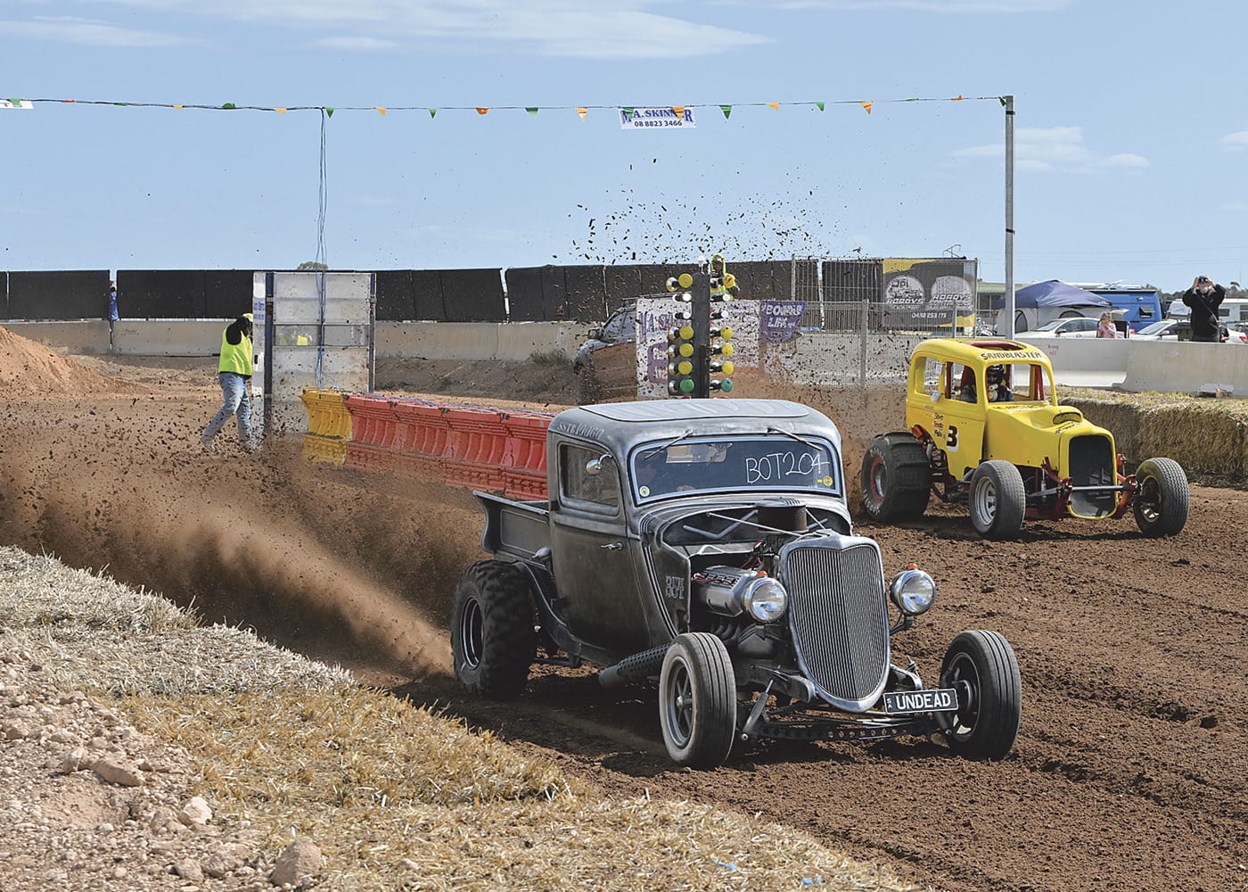 SAND DRAGS