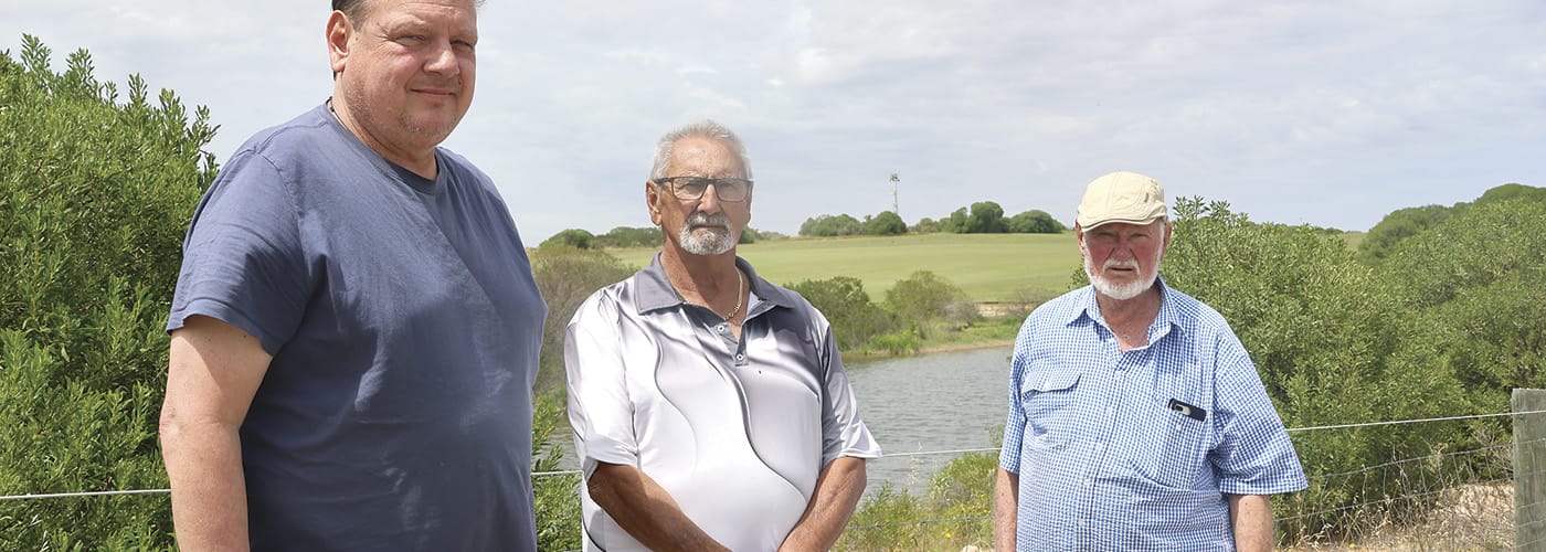 GOLF  WAR - Residents tee off against Dunes levy