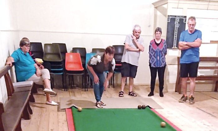 Cross Roads indoor cush bowls post image