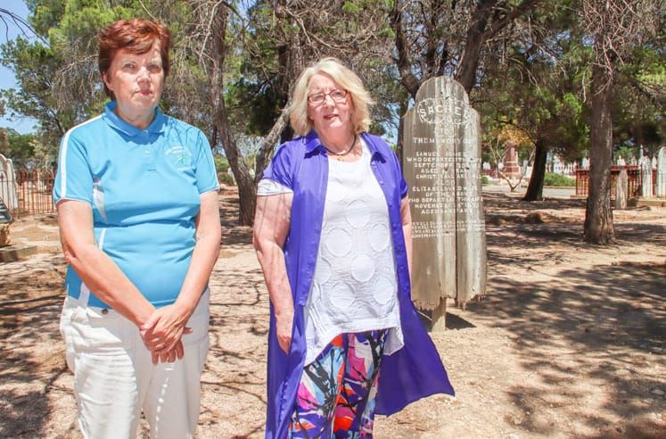 Last remaining large wooden grave marker at Moonta to be preserved post image