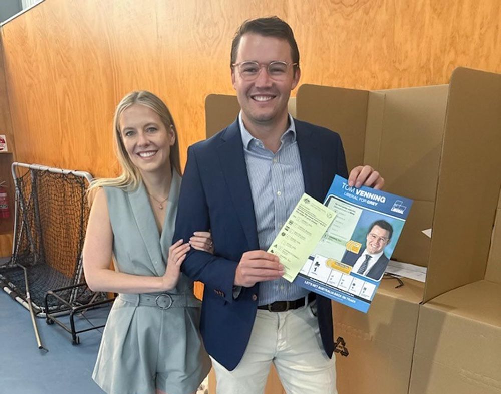 GREY STAYS BLUE, AUSTRALIA STAYS RED post image