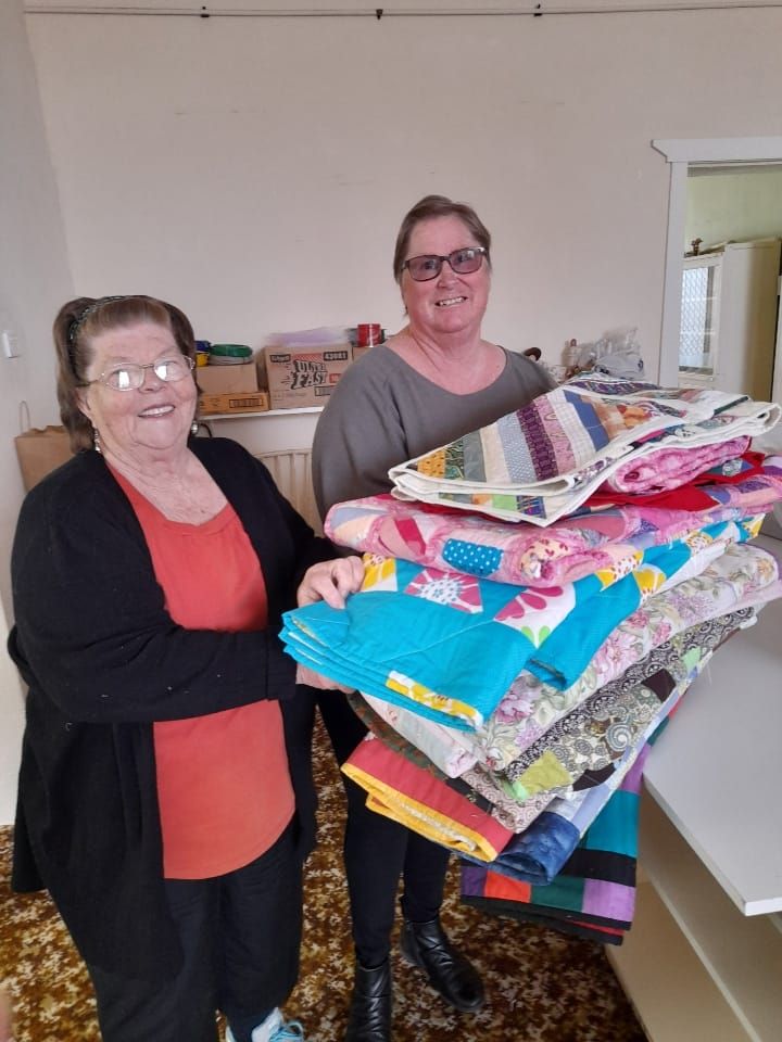 Golden Harvest Quilters keep on patching away post image