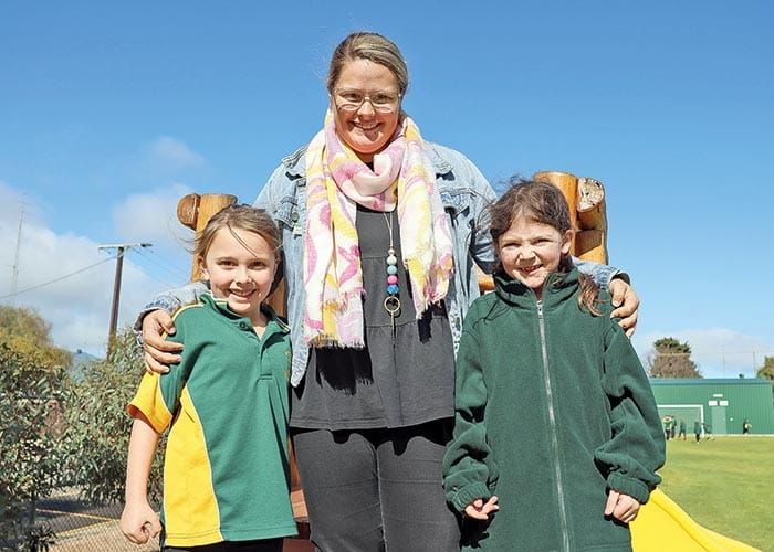 Country teaching incentives to stay post image