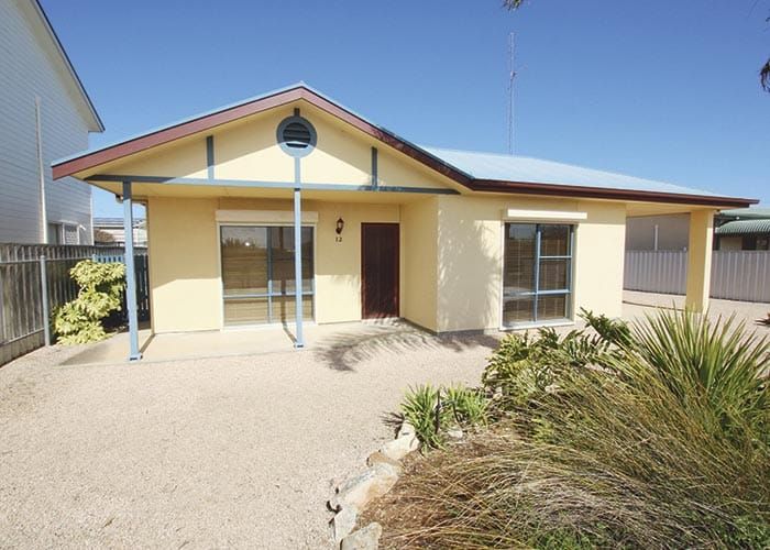 Kick back, relax at Moonta Bay post image