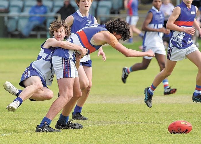 Bulldogs kick away from Roos post image