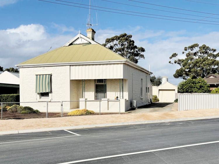 Character home metres from shopping precinct post image