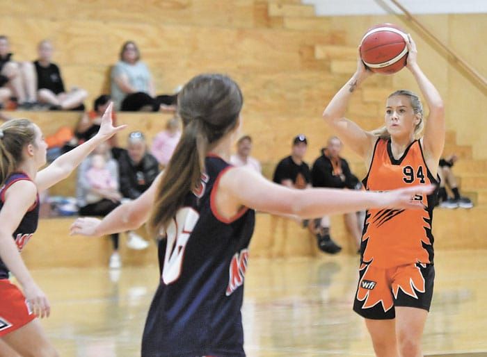 Basketball: Favourites forced to earn GF berths post image