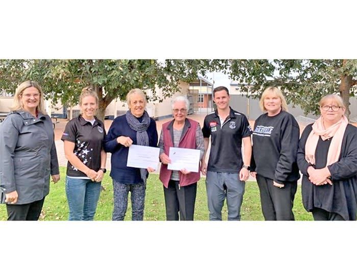 Pasky sporting clubs donation to Cancer Council post image