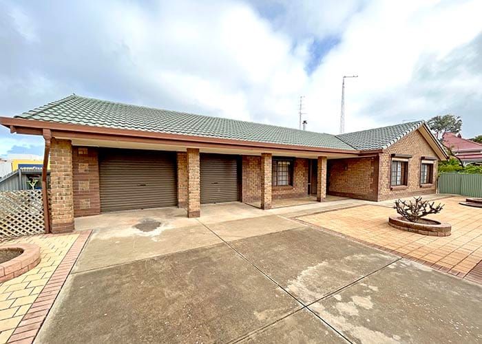 Huge family home in a great location post image