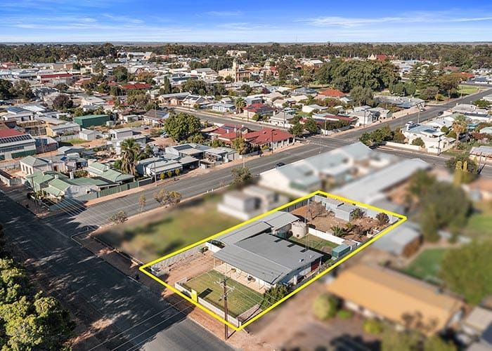 Short walk to Moonta’s main street post image