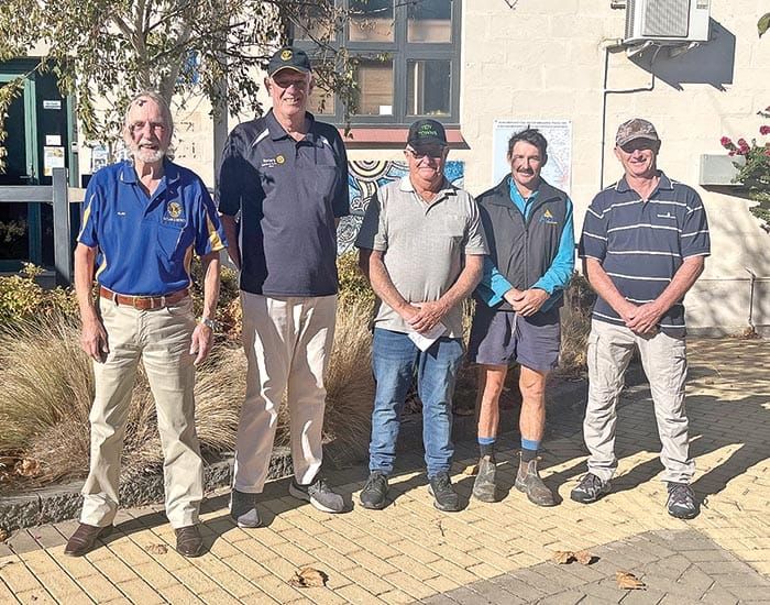 Service clubs support Tidy Towns post image