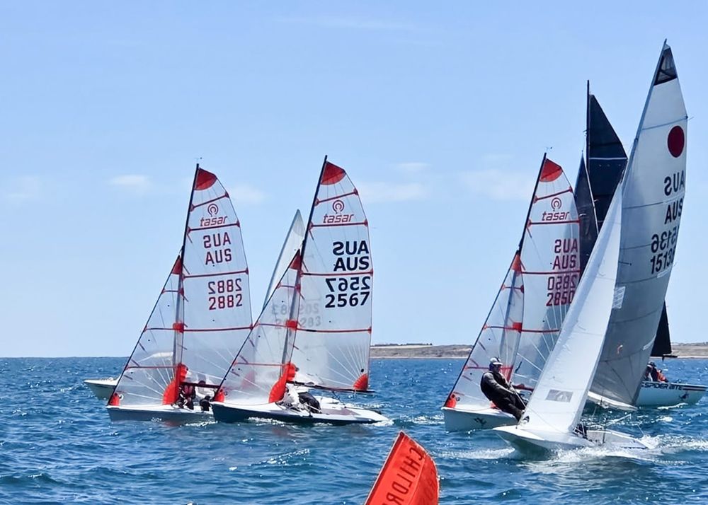 Beautiful Sunday for sailing post image