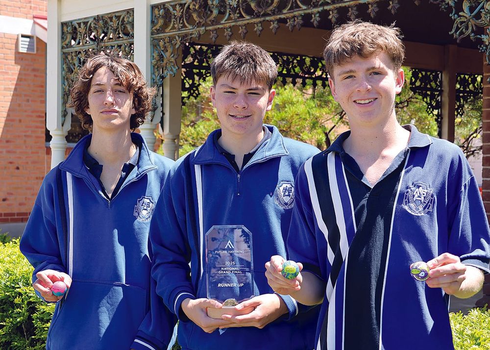 Student trio works their pitch post image