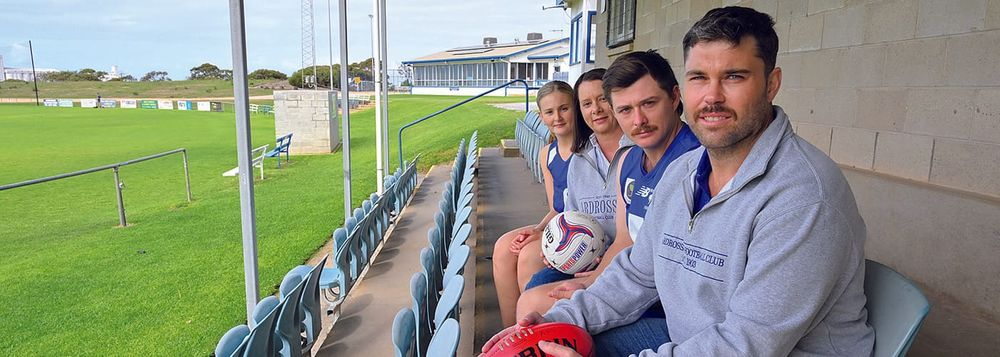 ARDROSSAN  SENDS SOS: Ardrossan clubs under pressure post image