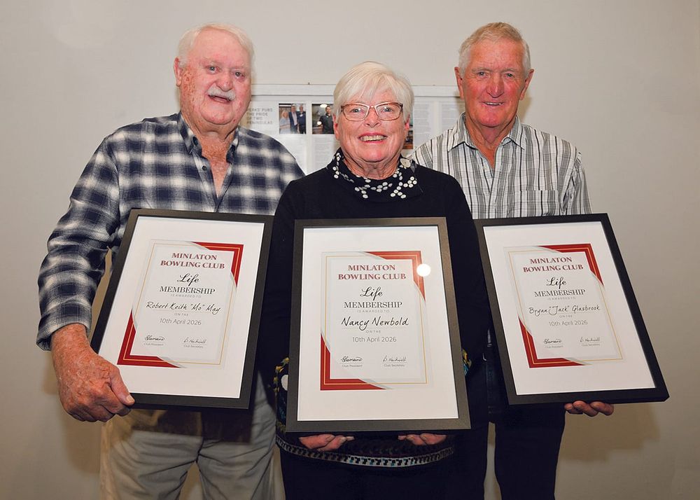 Bowls: Trio honoured with life membership at Minlaton post image