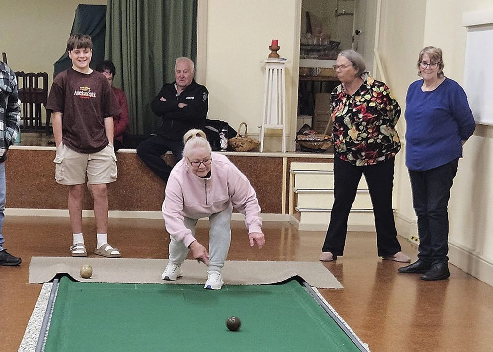 Cross Roads indoor cush bowls post image