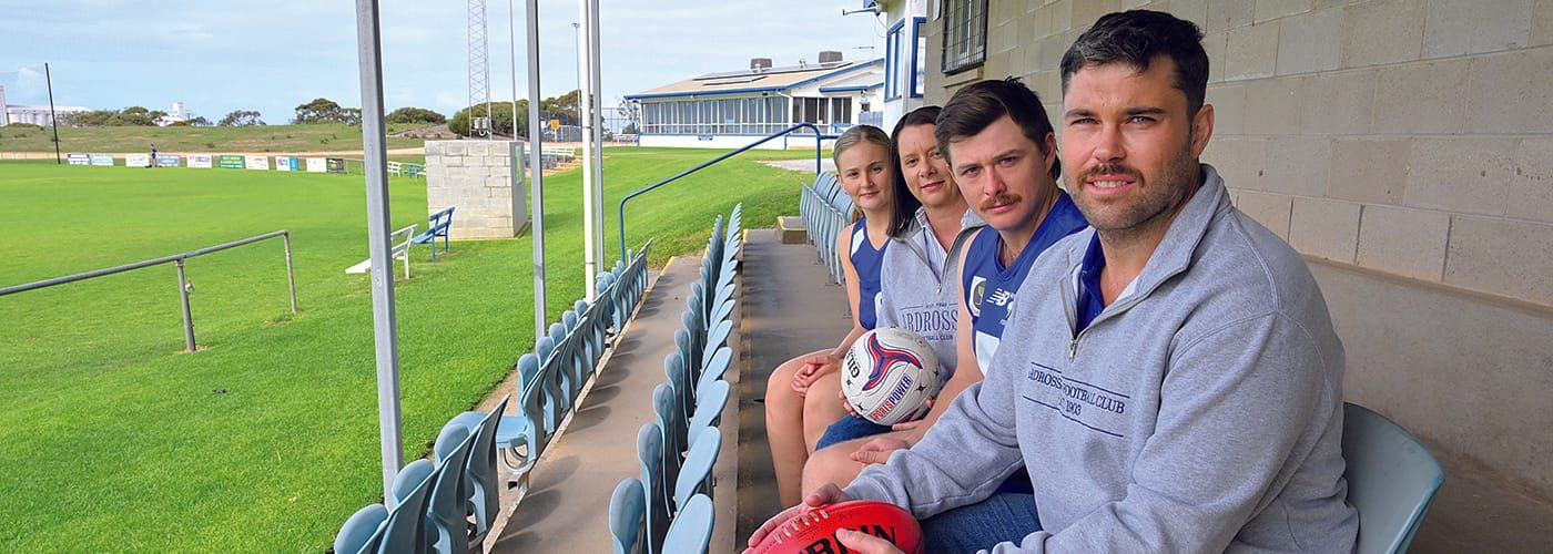 ARDROSSAN  SENDS SOS: Ardrossan clubs under pressure post image