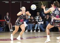 T-Birds surge into premiership favouritism post image