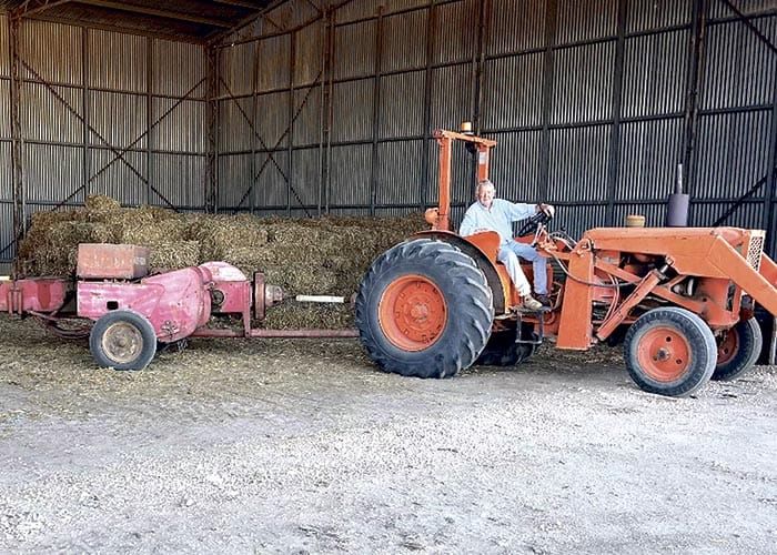 Maitland Rotary selling small pea straw bales post image