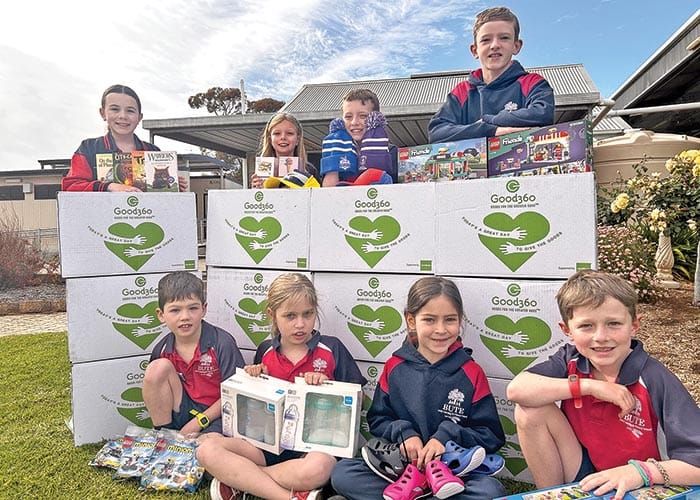 Students ask for help to spread Christmas cheer post image