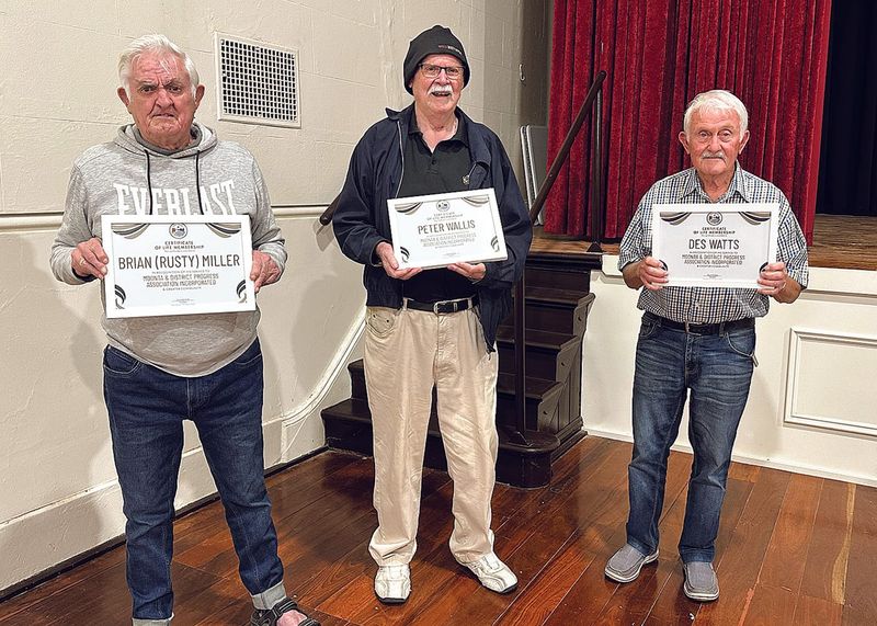 Moonta Tidy Towns life  memberships presented post image