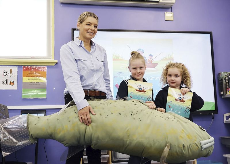 Author shares publishing journey with Minlaton students post image