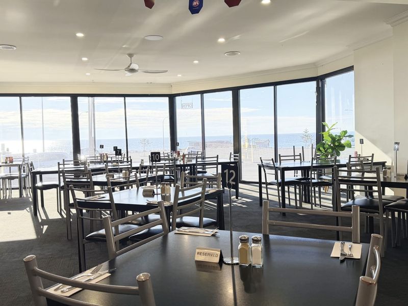 Quality meals and drinks on the coast post image