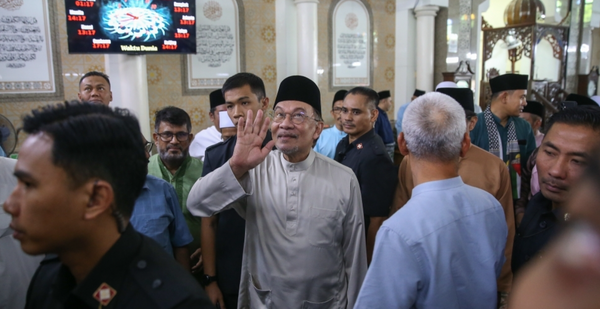 Pemotongan Subsidi RON95 Tidak Akan Mempengaruhi 90% Rakyat Malaysia, Jadi Mengapa Isu Ini Diperbesar? Anwar Tanya Pembangkang